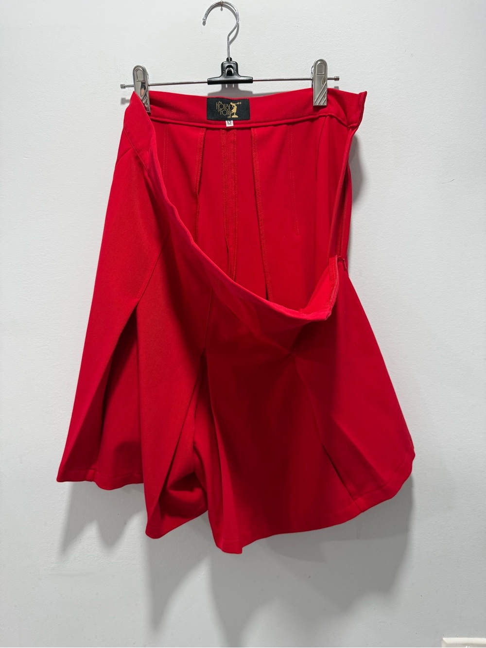High-Waist Red Pleated Women's Shorts - Picture 2 of 7